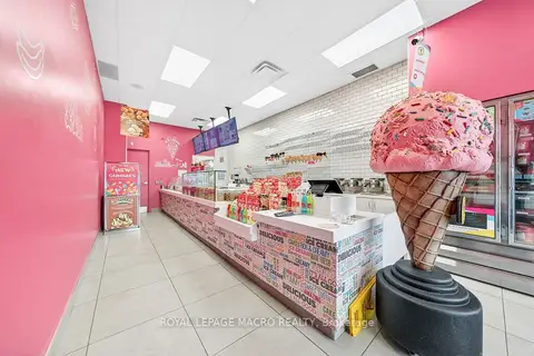 380 Dundas Street E D9