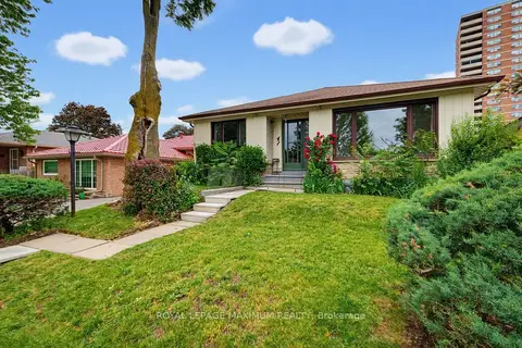 41 Strathavon Drive