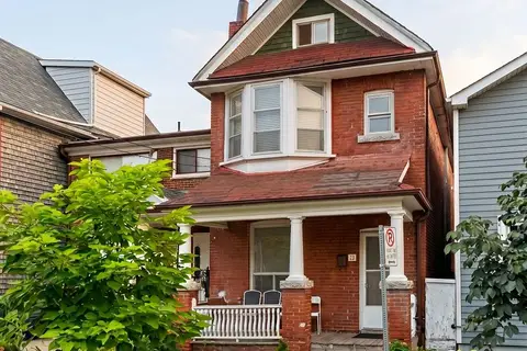 32 Garnet Avenue Upper