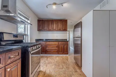2976 Lake Shore Boulevard W 2