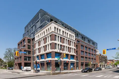2946 Dundas Street West Street W 409