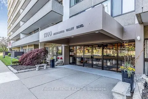 1300 Mississauga Valley Boulevard 305