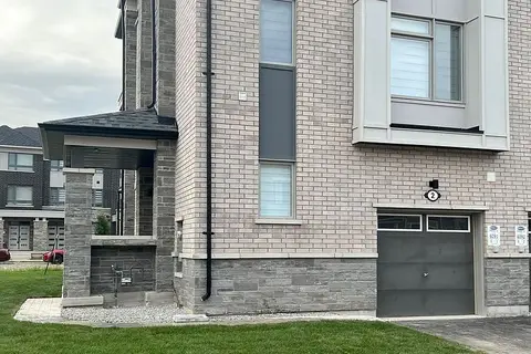 2 Plume Street A