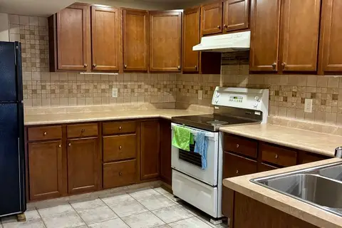 107 Whitchurch Mews Lower unit