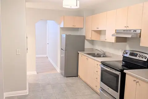 22 Peter Street S Apt 1