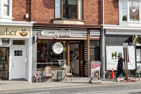 2233 Dundas Street W