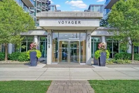 2119 LAKESHORE Boulevard W 901