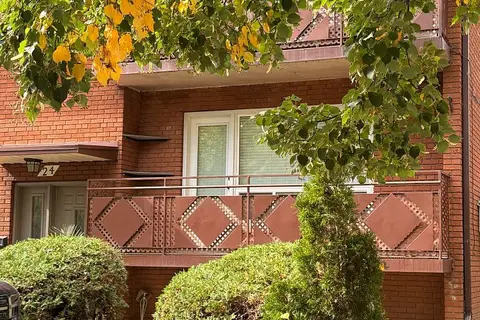 24 Lloyd George Avenue UNIT 2