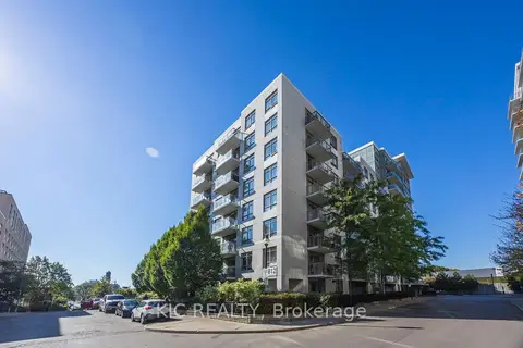 812 Lansdowne Avenue 901