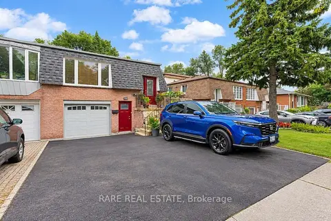733 Eaglemount Crescent Lower