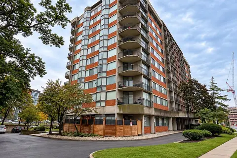 2200 Sherobee Road 204