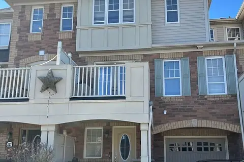 225 Schreyer Crescent