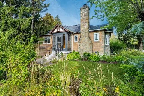 32 ELLIS Avenue