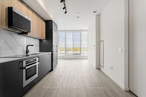 689 The Queensway PH817