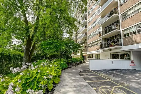 212 Kerr Street 404