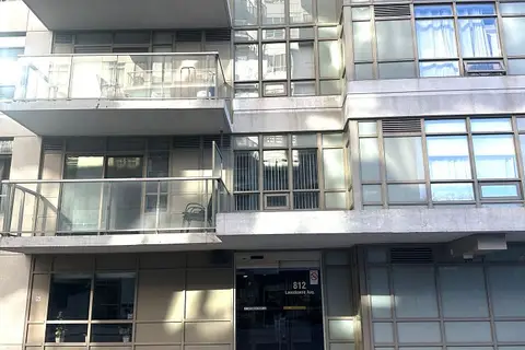 812 Lansdowne Avenue 605