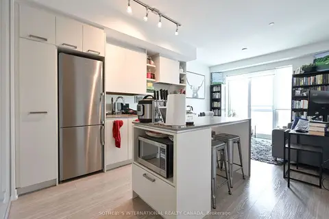 1830 Bloor Street W 813