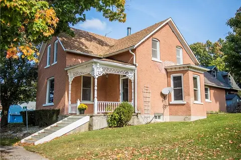 8 ELIZABETH Drive