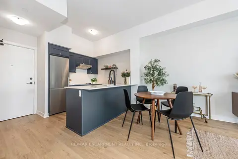 600 North Service Road 606
