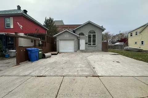 975 Albert Road