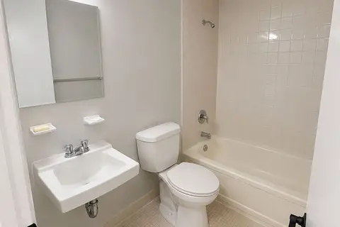 103 Emerald Street S 401