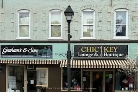 11 Queen Street E