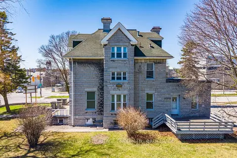 525 King Street W