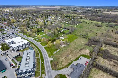 00 Rideau Ferry Road
