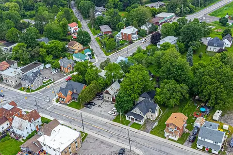 6607-6613 Fourth Line Road