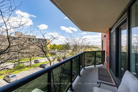 9 Bonheur Court 401