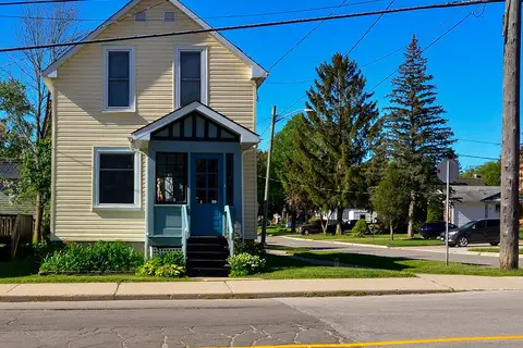 499 16th Street W