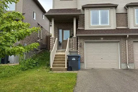 45 Oakes Crescent
