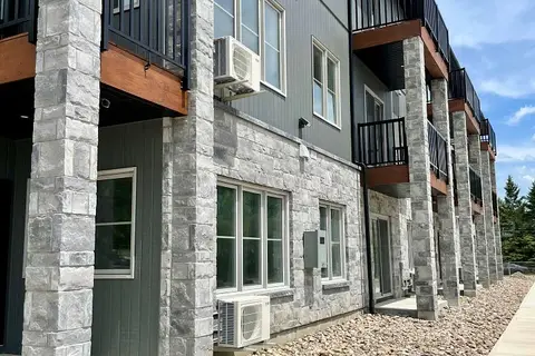78 B Queen Street 207