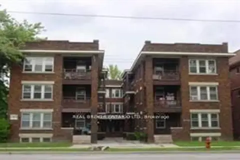 983 Main Street E 6