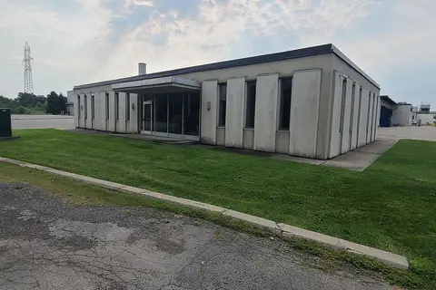 590 Nash Road N Office