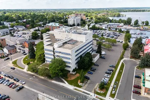 49 Place D' Armes 503