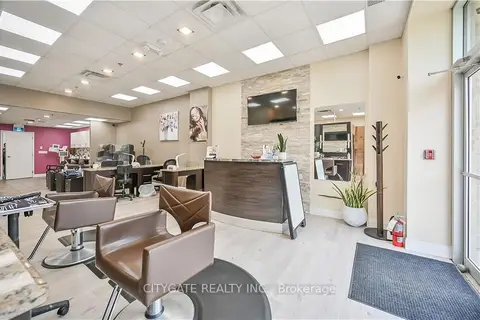 1686 Main Street W 1B