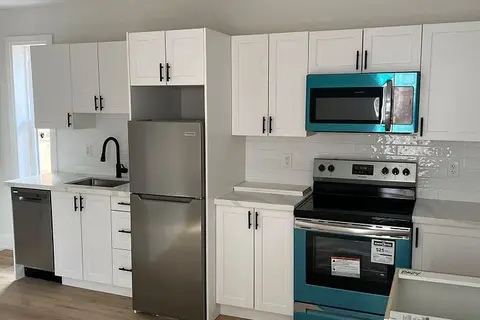 30 Victoria Avenue N