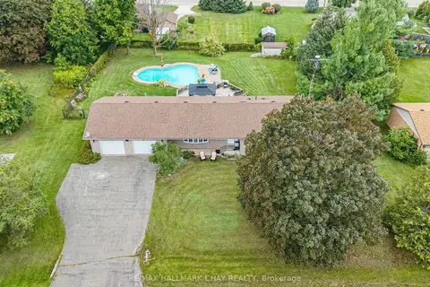 6 Maes Crescent