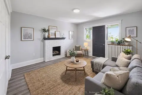 8 Ottawa Street N 4