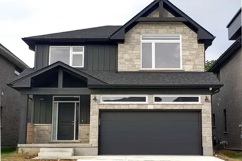521 Doonwoods Crescent
