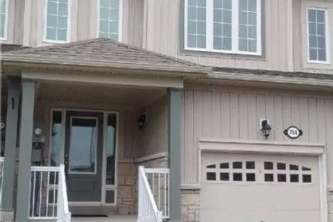 782 Cook Crescent