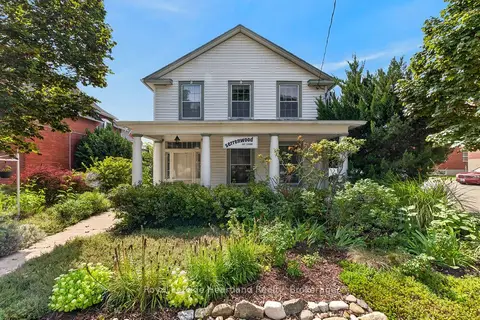 18 Nelson Street E
