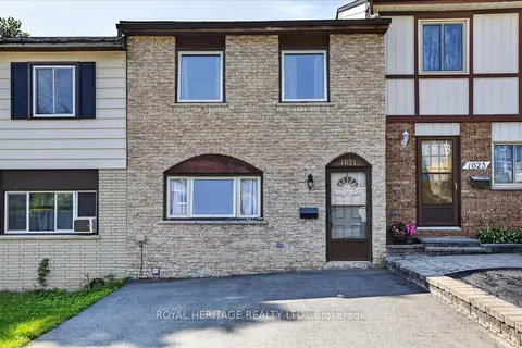 1621 Applewood Crescent