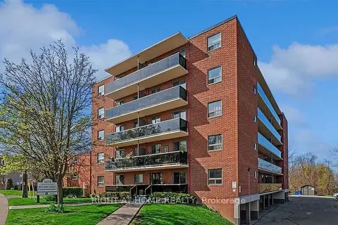 2373 King Street E 26
