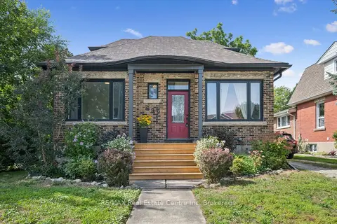 699 ST ANDREW Street W