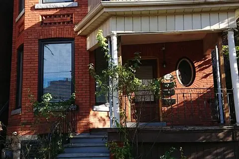 117 Wellington Street S Main