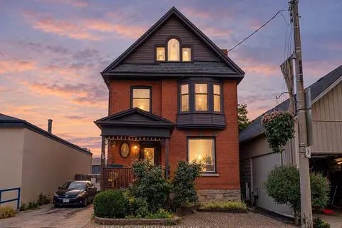 85 Locke Street S