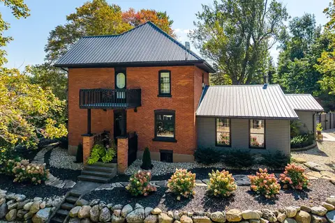 137840 GREY 12 Road