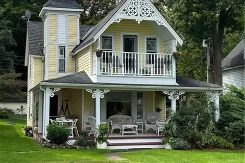 112 MCKENZIE Lane